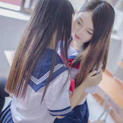 撕开胸罩一边亲一边摸讲解